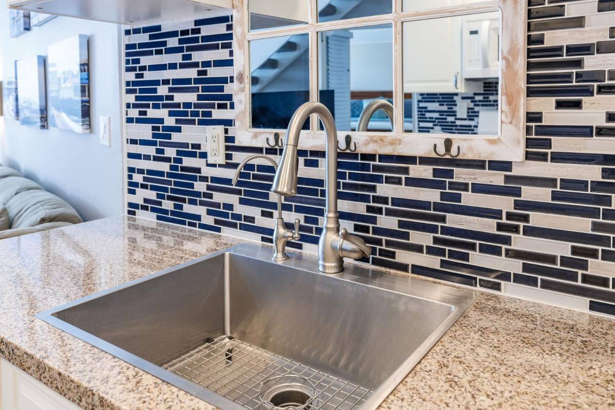 Apartment for rent at 565 Esplanade #2 Story, Oceanside H, Redondo Beach, CA 90277