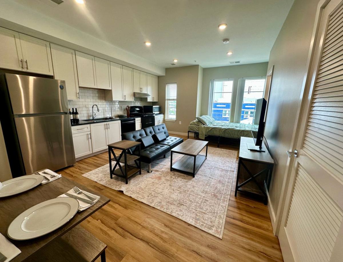 Apartment for rent at 633 21st St NE #33, Washington, DC 20002