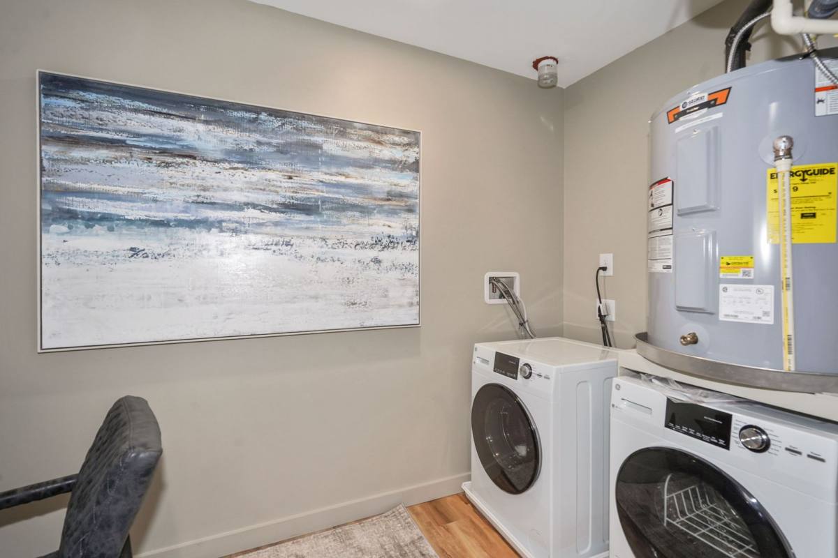 Apartment for rent at 633 21st St NE #33, Washington, DC 20002