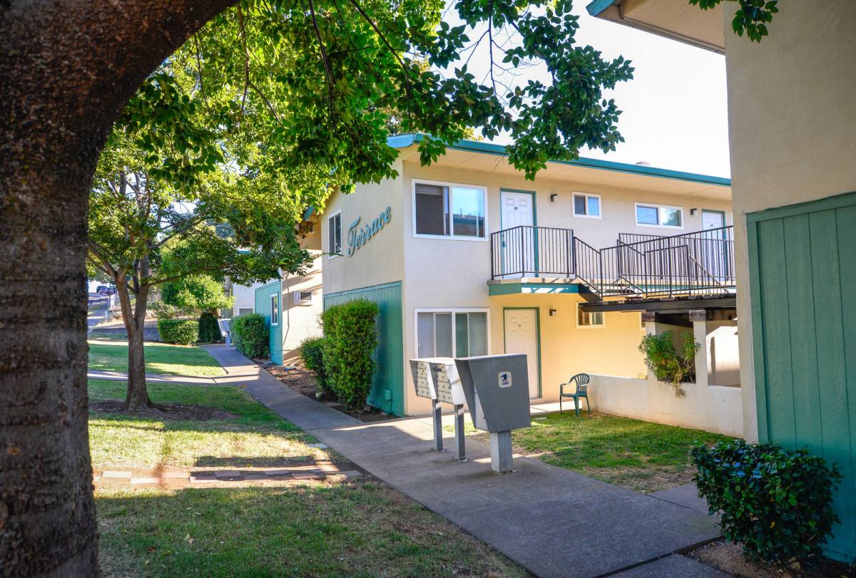 Apartment for rent at 1365 Magnolia Ave, Redding, CA 96001