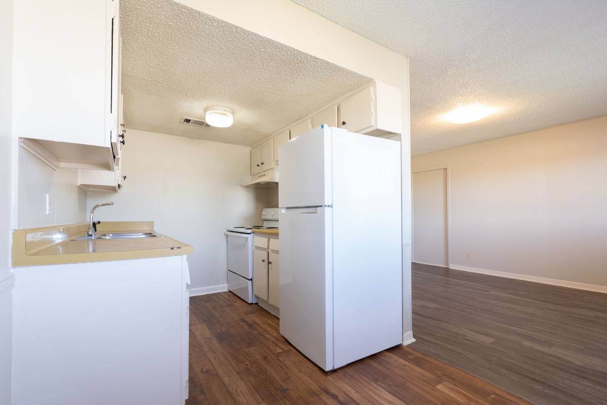 230 S Waco, Hillsboro, TX 76645 - Apartment For Rent - Image 7