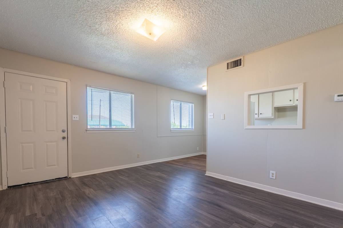 230 S Waco, Hillsboro, TX 76645 - Apartment For Rent - Image 6