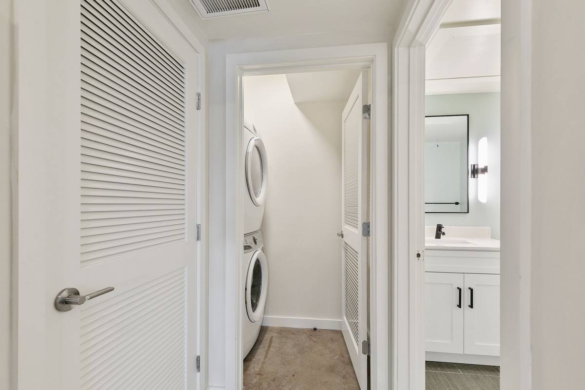 Apartment for rent at 5047 Forest Hill Ave, Richmond, VA 23225