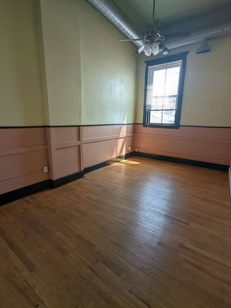Apartment for rent at 116 1 2 N Walnut St, Bloomington, IN 47404