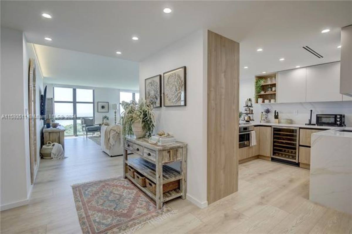 Apartment for rent at 1121 Crandon Blvd, Key Biscayne, FL 33149