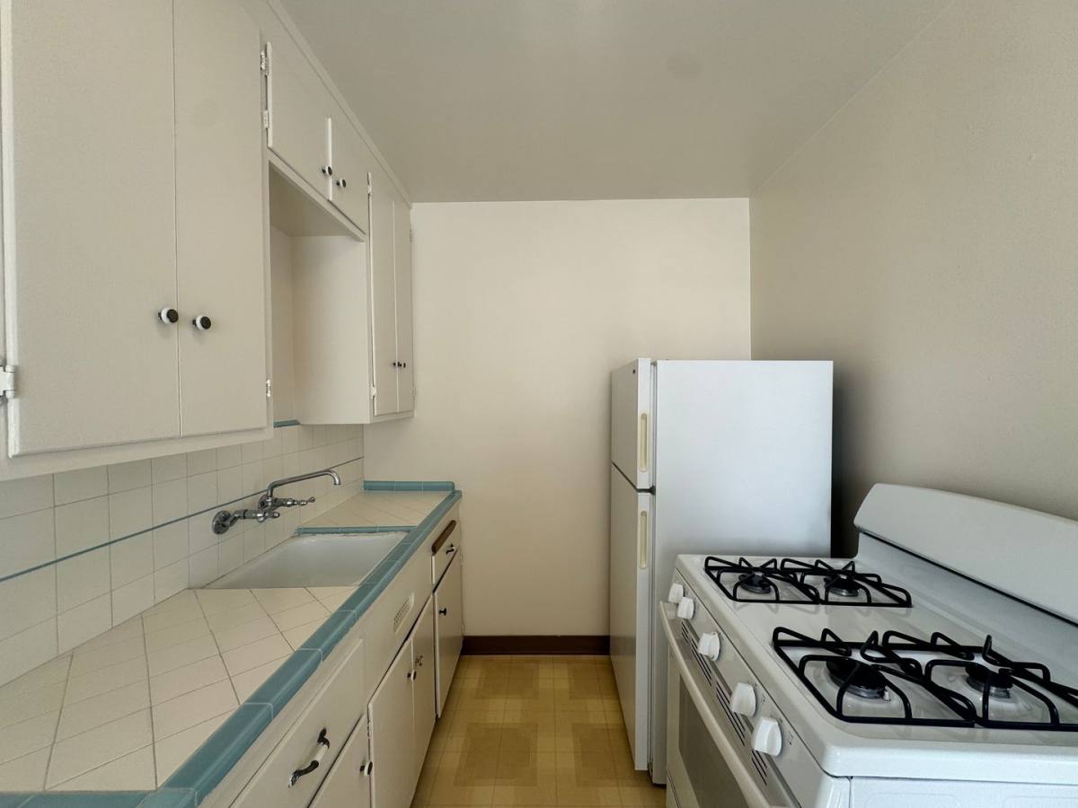 Apartment for rent at 2230 10th Ave, Sacramento, CA 95818