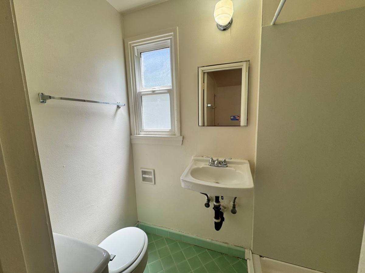 Apartment for rent at 2230 10th Ave, Sacramento, CA 95818