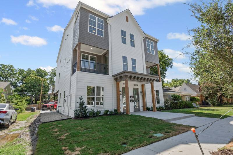 Townhouse for rent at 3127 Cockrell Ave, Fort Worth, TX 76109