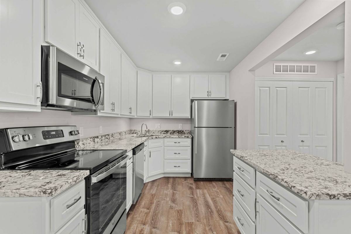 Apartment for rent at 2000 Sherman Square Dr, Saint Charles, MO 63303