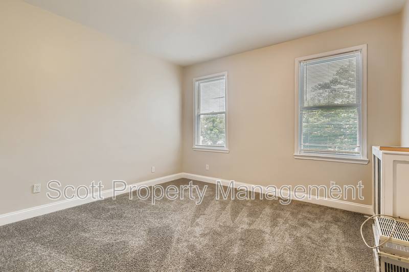 Townhouse for rent at 824 E 33rd St, Baltimore, MD 21218