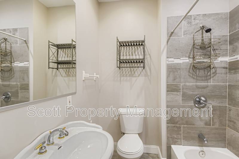 Townhouse for rent at 824 E 33rd St, Baltimore, MD 21218