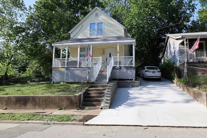 House for rent at 7221 S St, Saint Louis, MO 63143