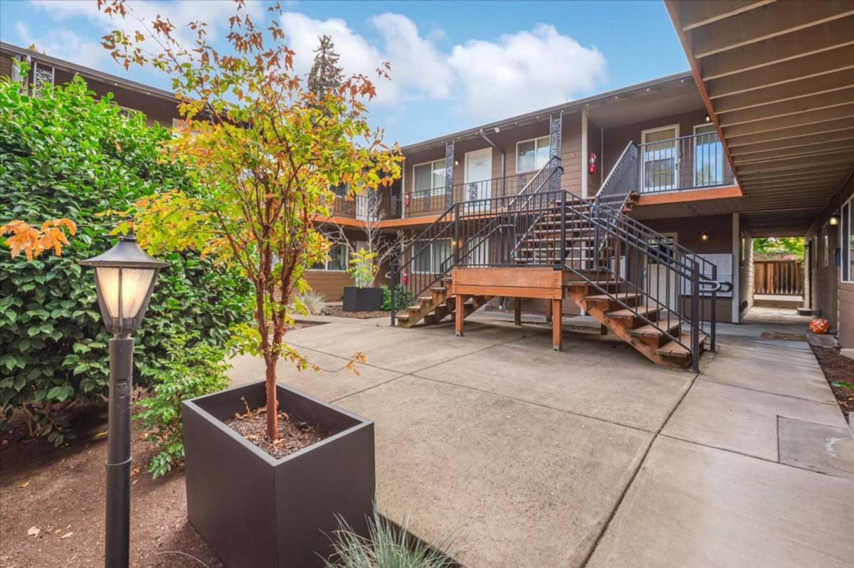 Apartment for rent at 1015 - 1069 Liberty St SE, Salem, OR 97302