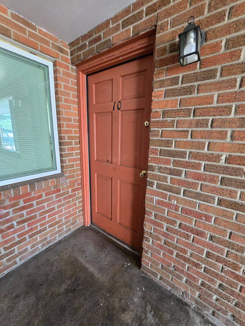 Apartment for rent at 325 15th Ave, Longmont, CO 80501