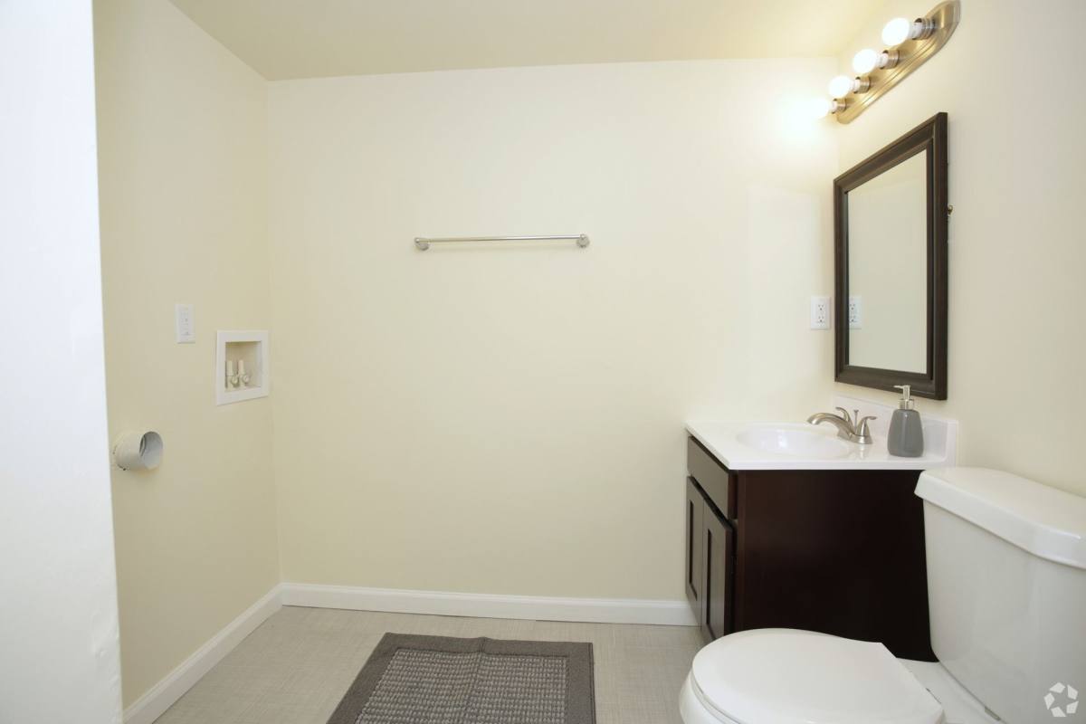 Townhouse for rent at 2001 Godby Rd, Atlanta, GA 30349