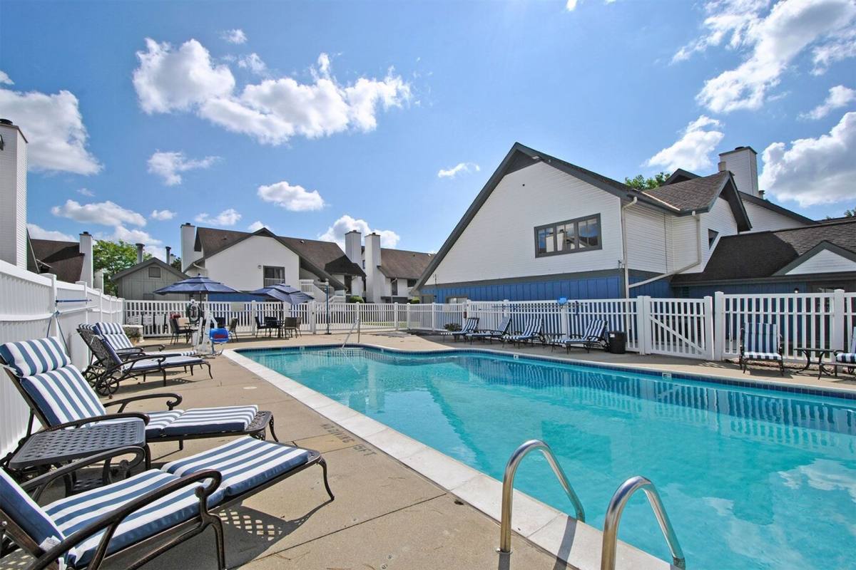 Apartment for rent at 2600 Livernois Rd, Troy, MI 48083