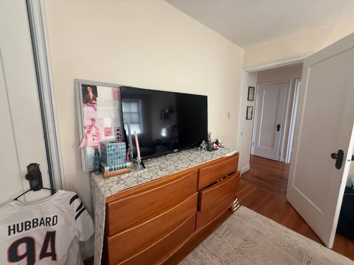 Apartment for rent at 2493-2495 Madison Rd, Cincinnati, OH 45208