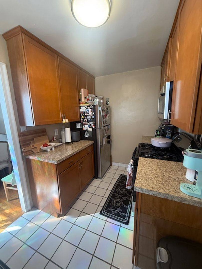 Apartment for rent at 2493-2495 Madison Rd, Cincinnati, OH 45208