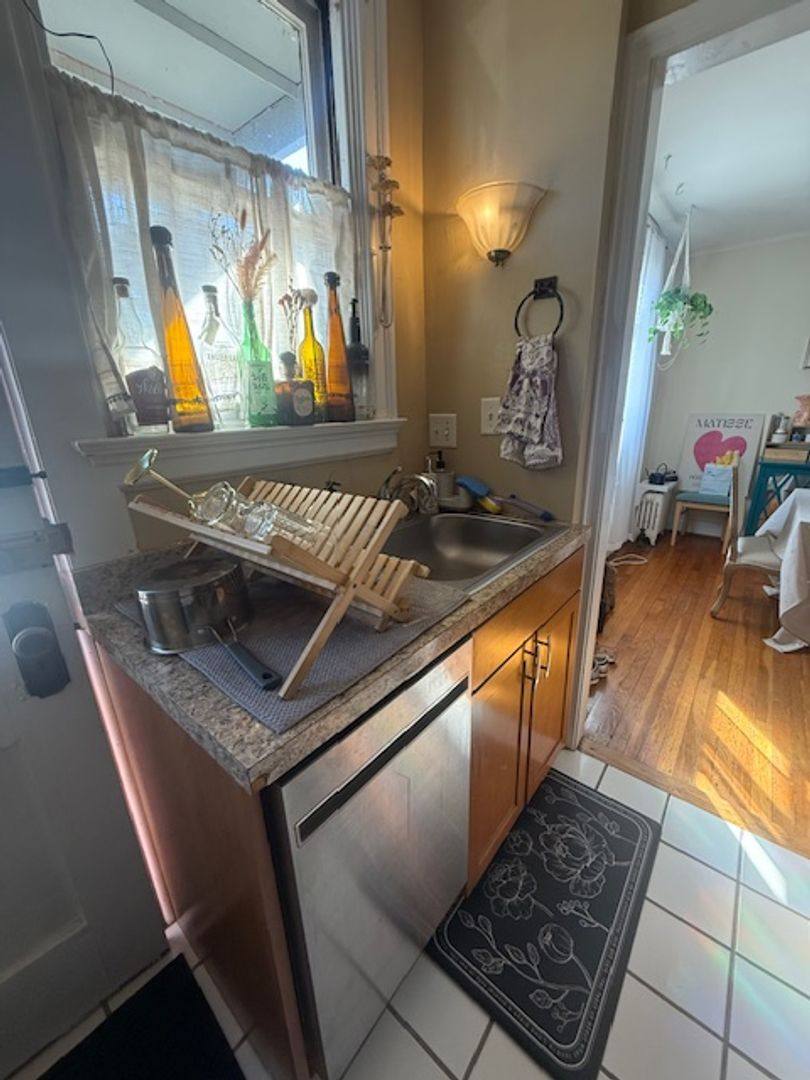 Apartment for rent at 2493-2495 Madison Rd, Cincinnati, OH 45208
