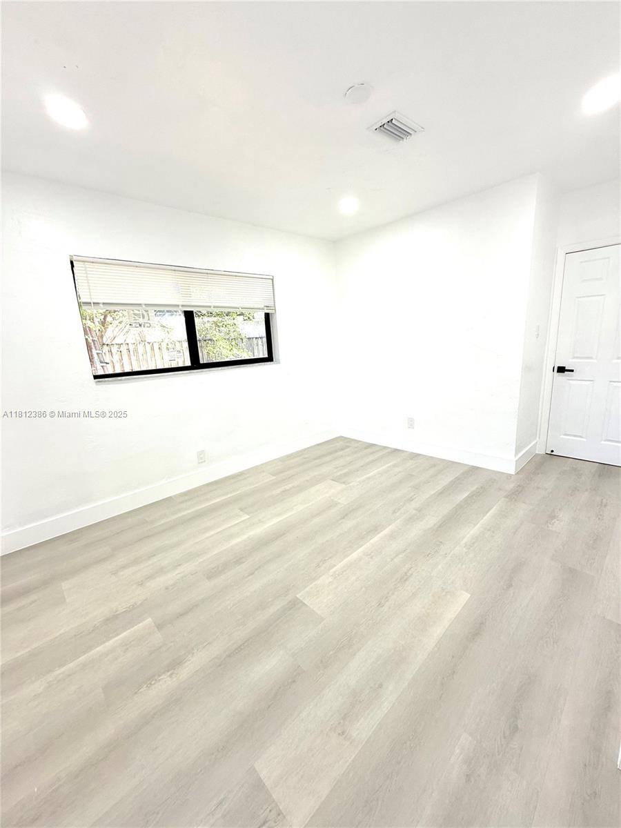 Apartment for rent at 1 NW 10th St, Hallandale, FL 33009