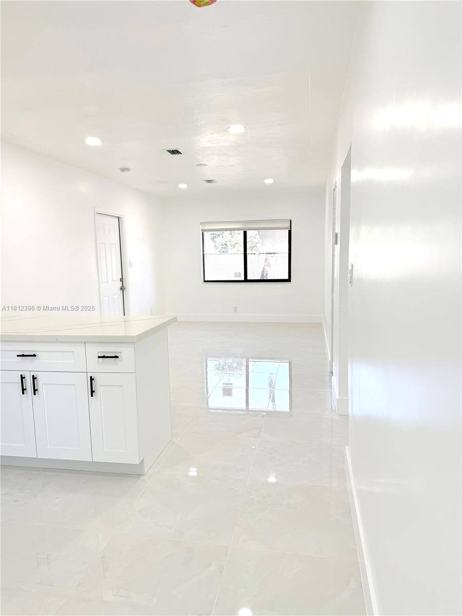 Apartment for rent at 1 NW 10th St, Hallandale, FL 33009