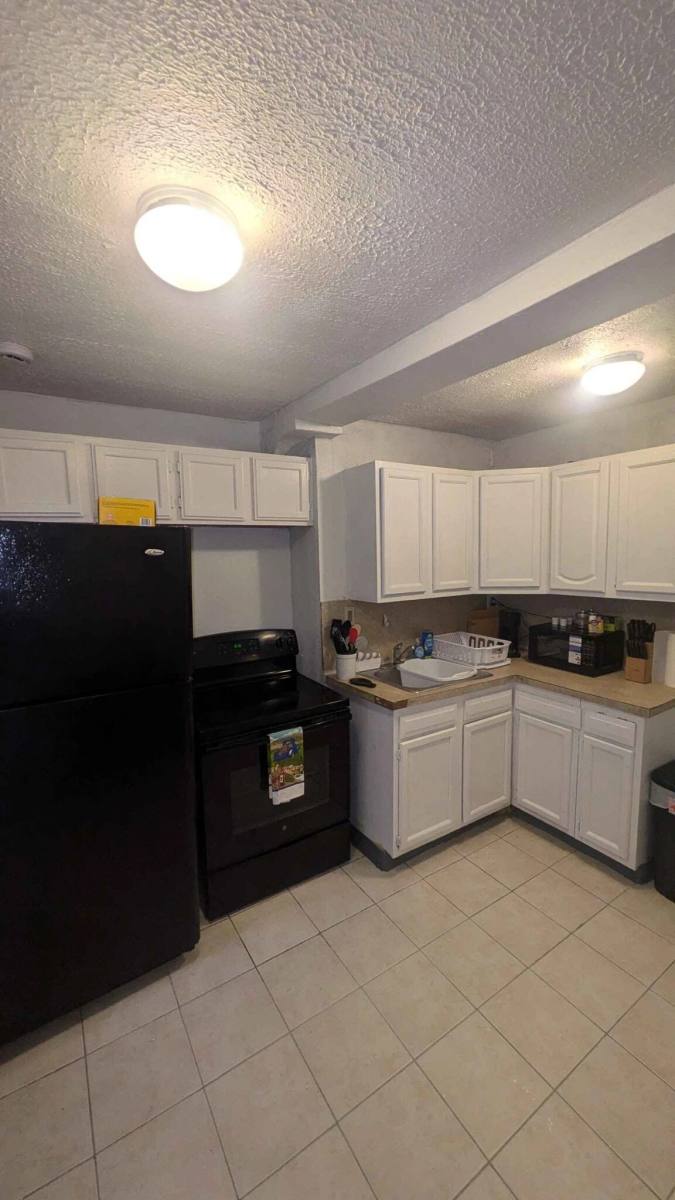 Apartment for rent at 1874 Marloes Ave #14, Cleveland, OH 44112