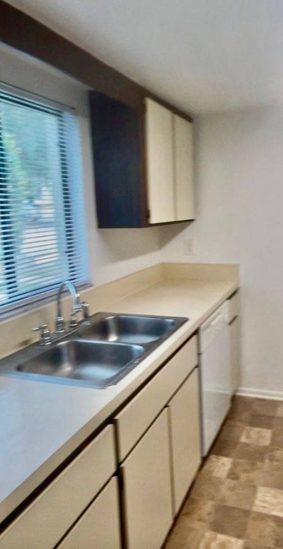 Townhouse for rent at 2201 SE 14th Ave, Ocala, FL 34471