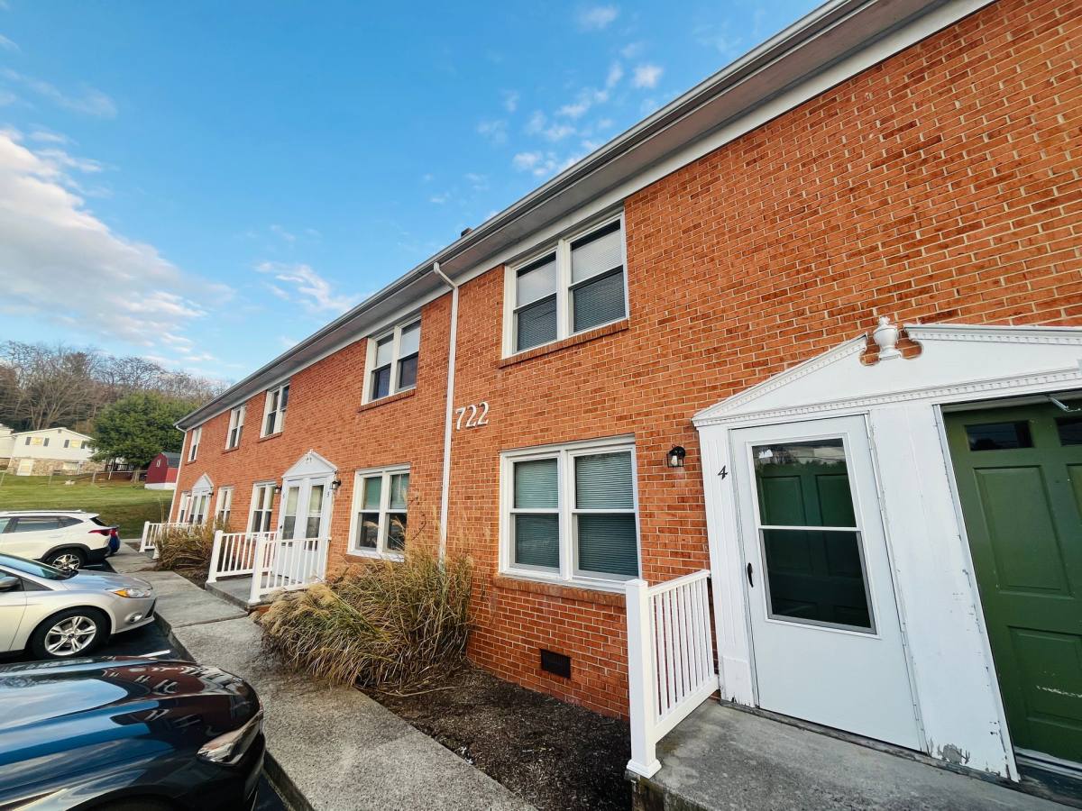 Apartment for rent at 722 E Roanoke St, Blacksburg, VA 24060
