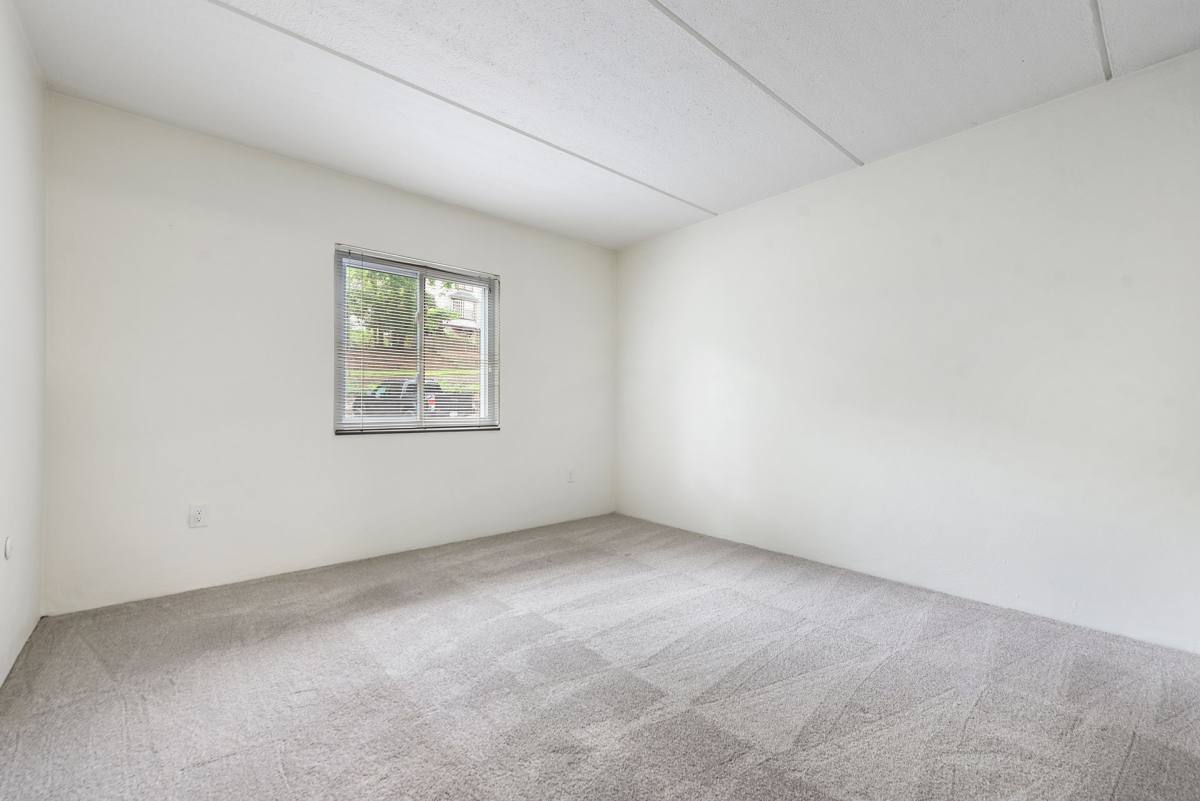 Apartment for rent at 700 Fifth St, Oakmont, PA 15139