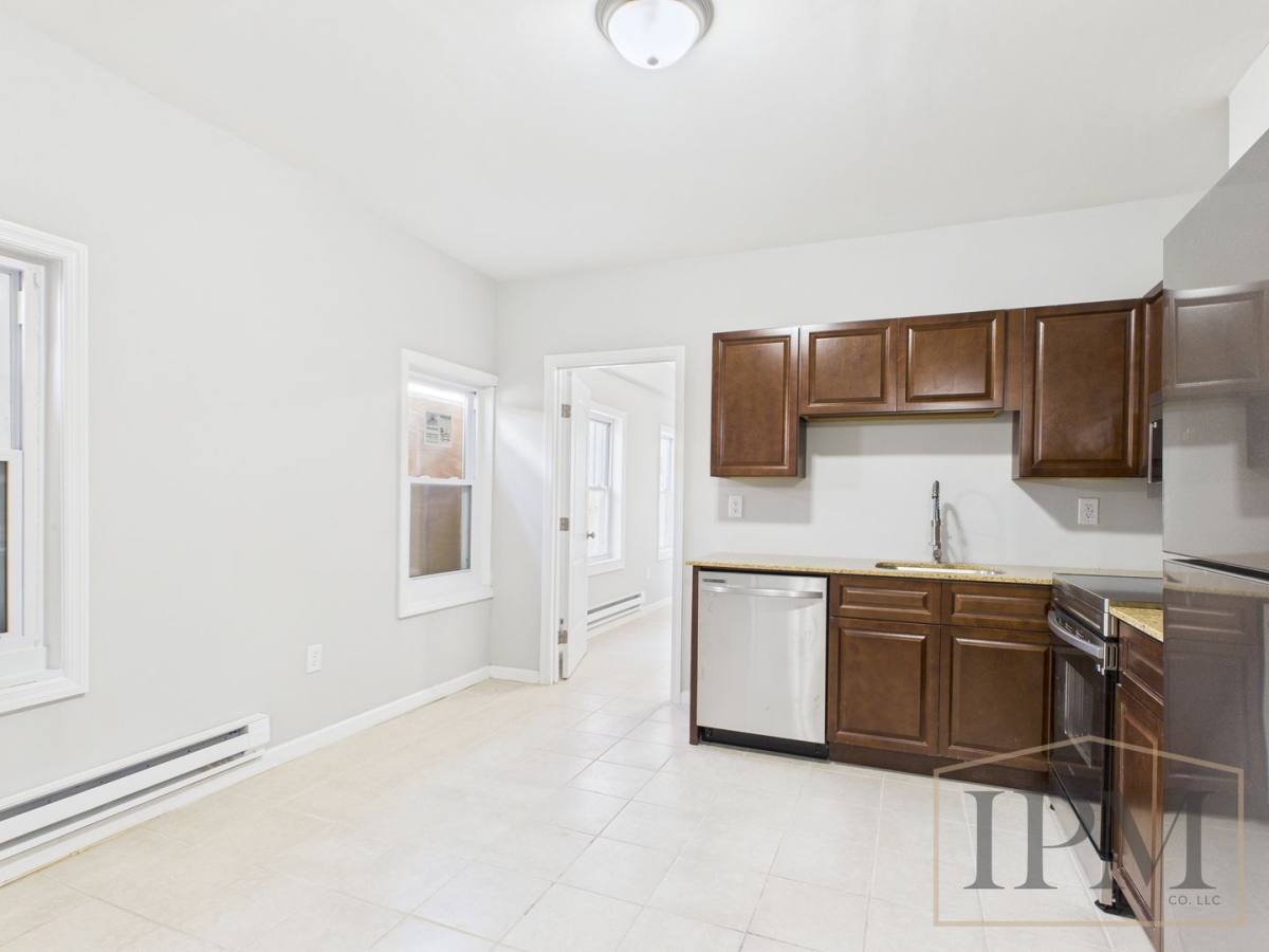 Apartment for rent at 341 S 6th St, Reading, PA 19601