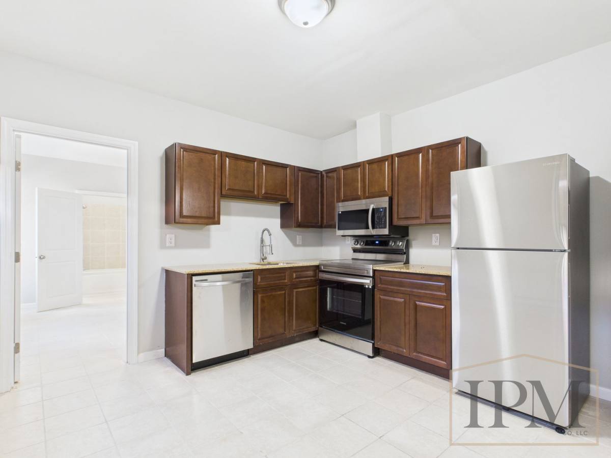 Apartment for rent at 341 S 6th St, Reading, PA 19601
