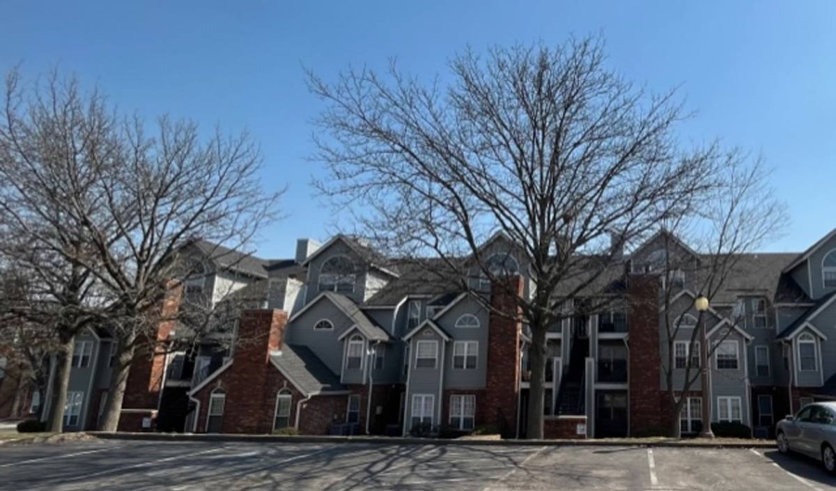 Apartment for rent at 1002 Heritage Court, Saint Charles, MO 63303