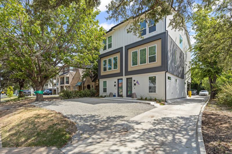 Townhouse for rent at 3315 S University Dr, Fort Worth, TX 76109