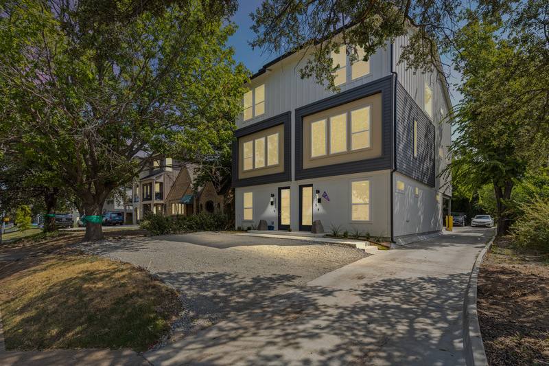 Townhouse for rent at 3315 S University Dr, Fort Worth, TX 76109