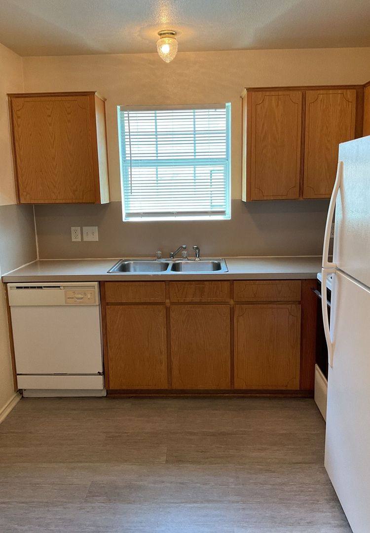 Townhouse for rent at 3406 Zephyr Rd, Killeen, TX 76543