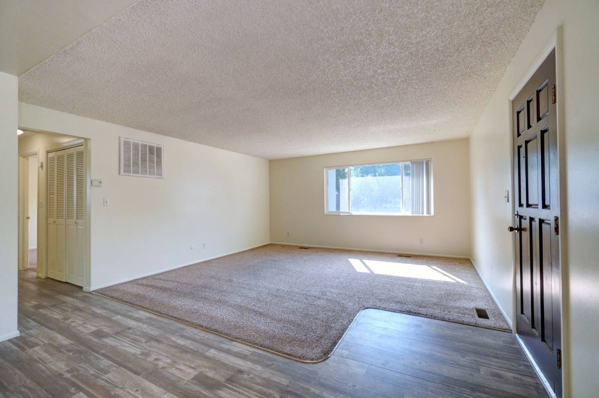 Apartment for rent at 4935 Old Post Rd, Ogden, UT 84403