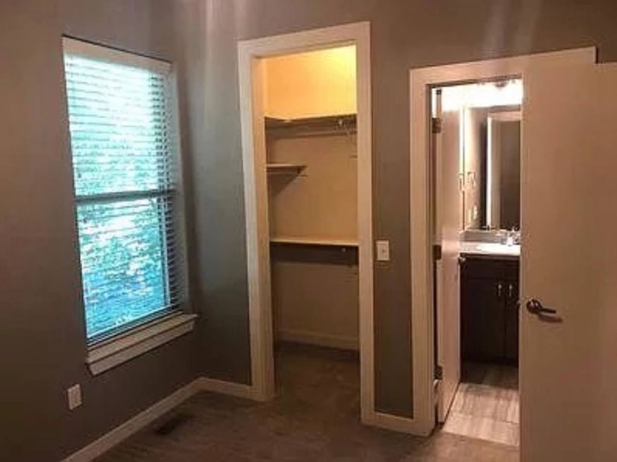 Apartment for rent at 719 Oakland Ave, Fayetteville, AR 72701
