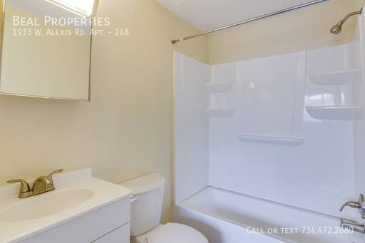 Apartment for rent at 1933 W Alexis Rd #248, Toledo, OH 43613