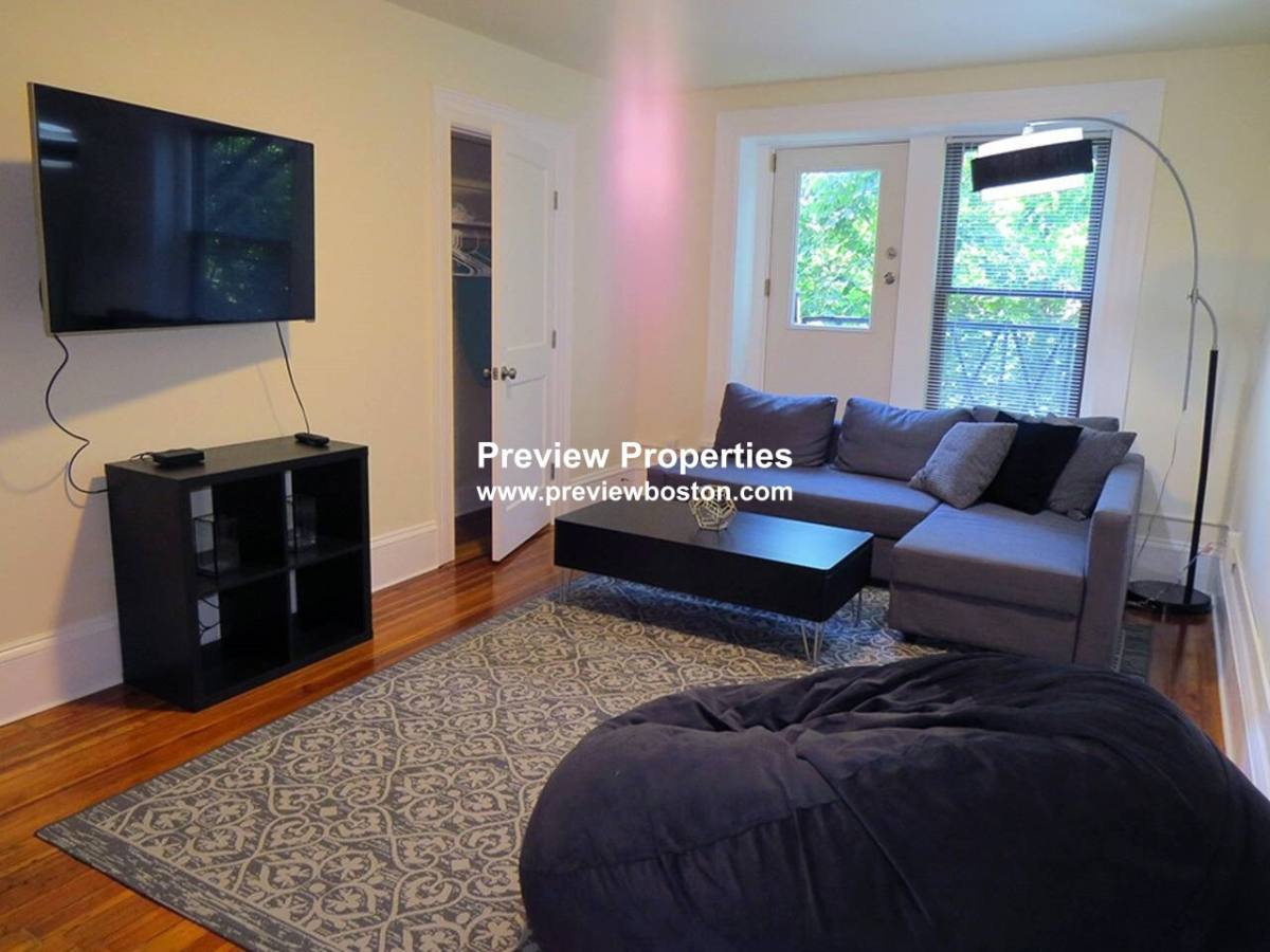 Apartment for rent at 1463 Beacon St #4P, Brookline, MA 02445