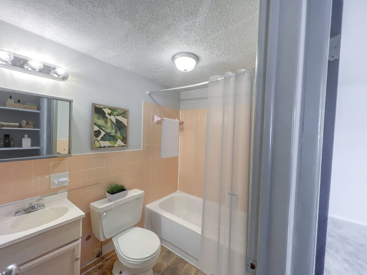 Apartment for rent at 14881 Schaefer, Detroit, MI 48227