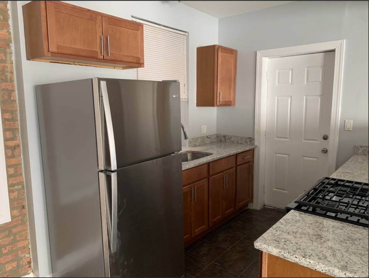 Apartment for rent at 7748 S Essex Ave, Chicago, IL 60649
