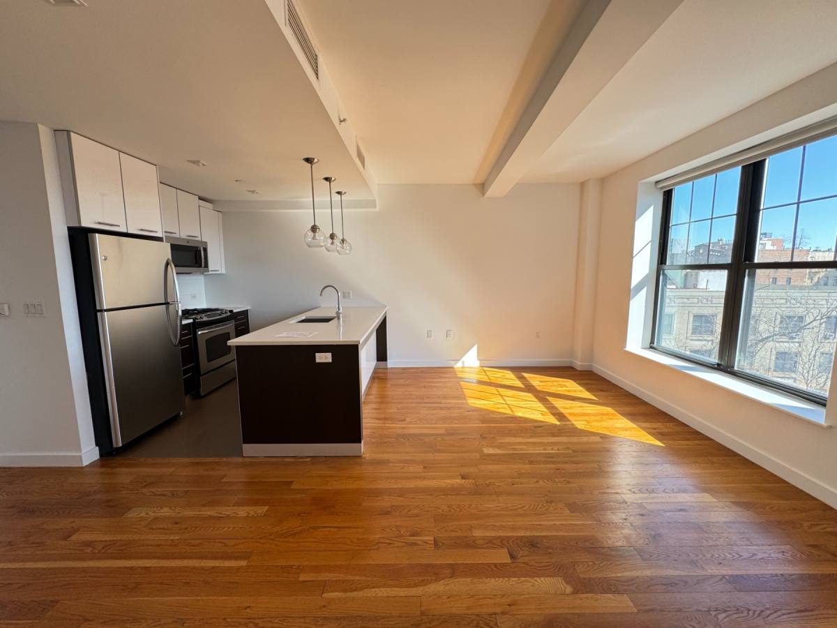 Apartment for rent at 123 Parkside Ave #5T, Brooklyn, NY 11226