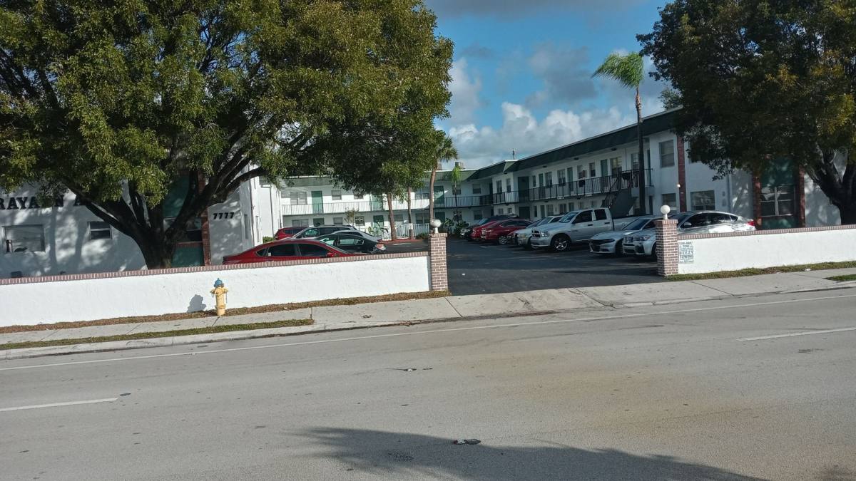 Apartment for rent at 7777 Pines Blvd, Hollywood, FL 33024