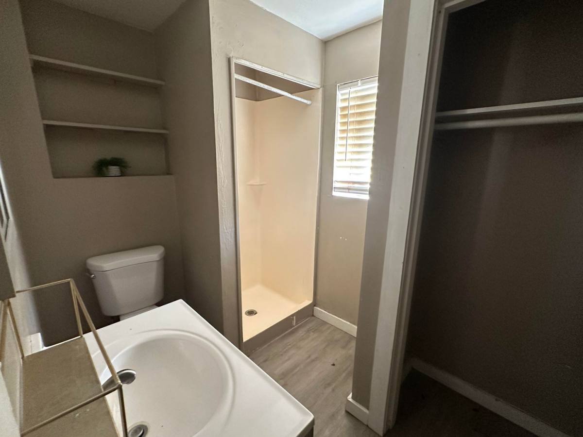 Apartment for rent at 509 W Inyokern Rd 1-2-3-4-5-6-7, Ridgecrest, CA 93555