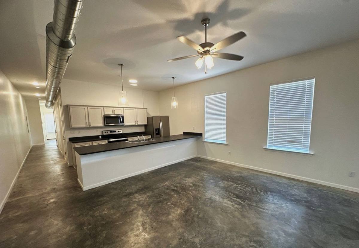 Apartment for rent at 78 N Rembert St, Memphis, TN 38104