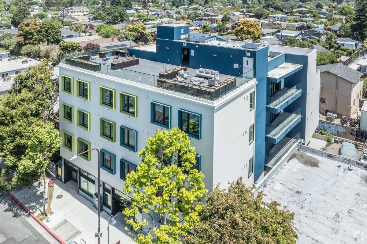 Apartment for rent at Poets Place Apartment, 2435 San Pablo Ave, Berkeley, CA 94702