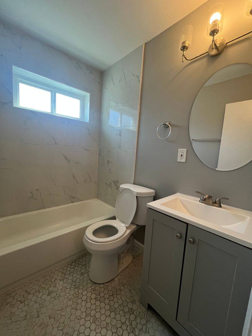 Apartment for rent at 3569-3571 Davenport St, Omaha, NE 68131