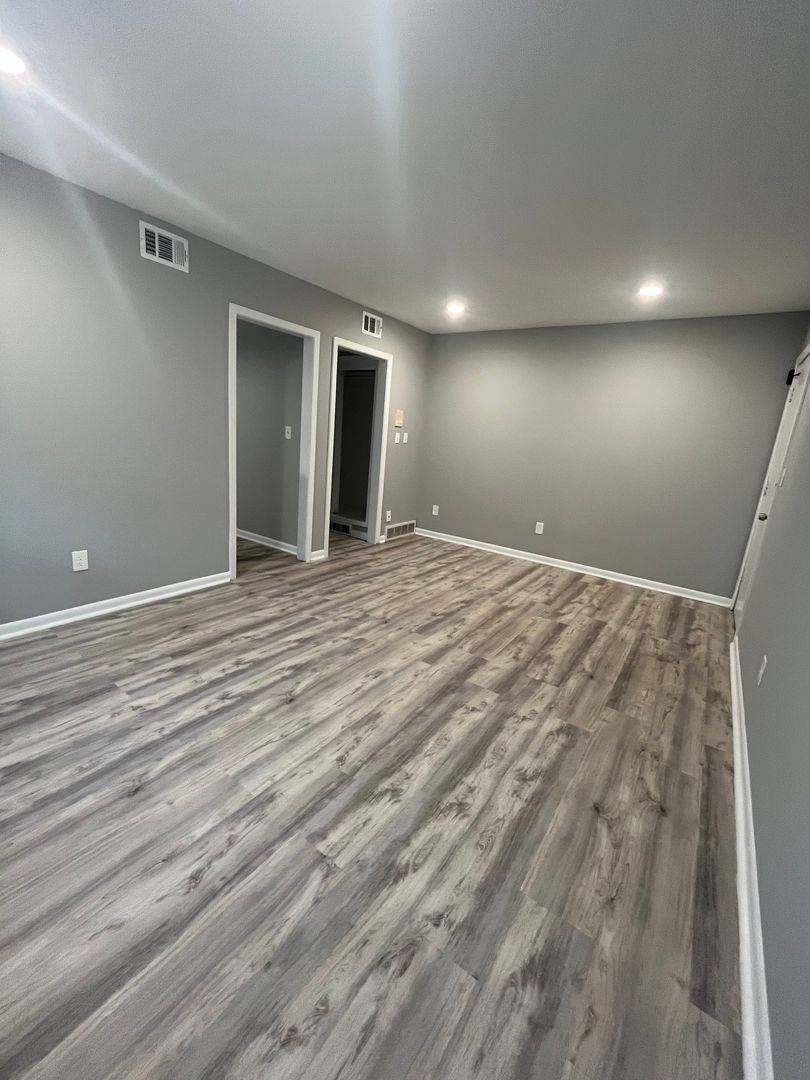 Apartment for rent at 3569-3571 Davenport St, Omaha, NE 68131