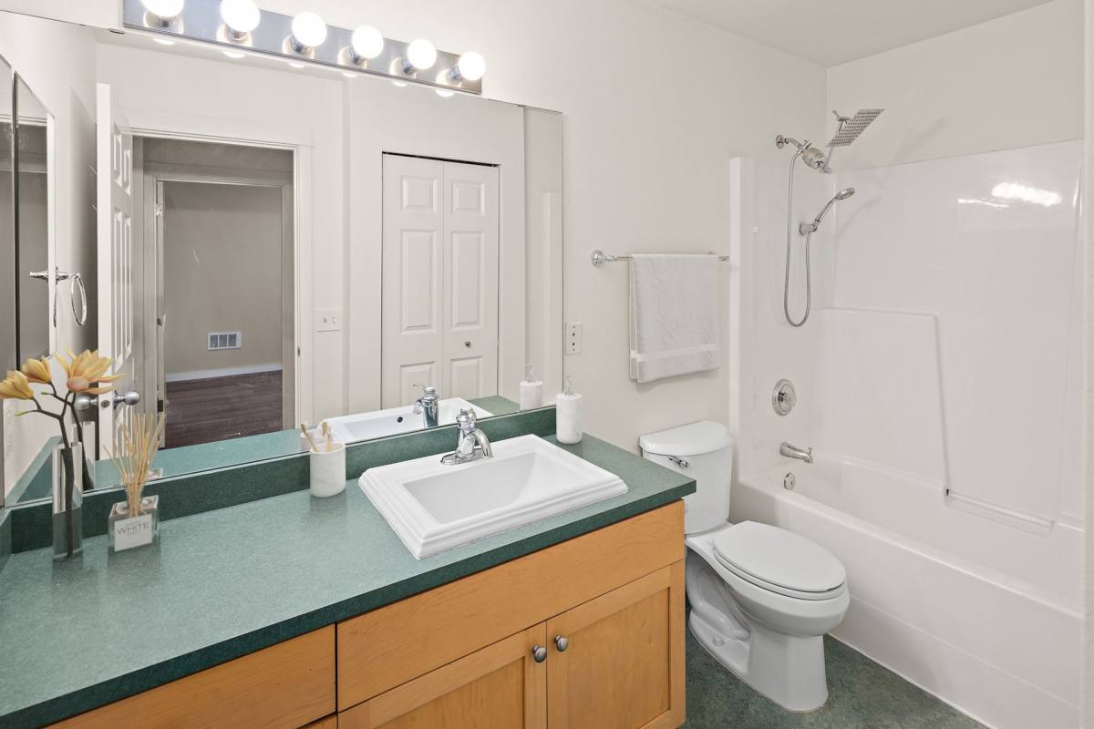 Apartment for rent at 711 N 35th St, Seattle, WA 98103