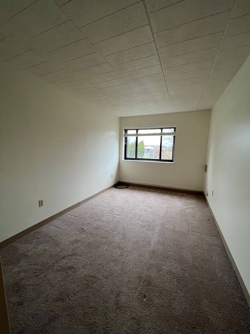 Apartment for rent at 236 Wayne St, New Kensington, PA 15068
